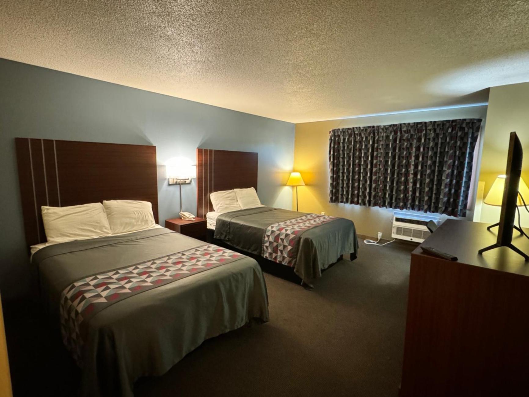 Western Inn Council Bluffs Room photo